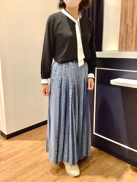 「TOKYO SHIRTS（トウキョウシャツ）のマットジョーゼット 配色 ボウタイブラウス 長袖 レディースデザインシャツ（シャツ/ブラウス、ブルー系）」を使った、BRICK HOUSE by Tokyo Shirts 浜松市野イオンモール店さん（レディース・155cm）の秋コーディネート