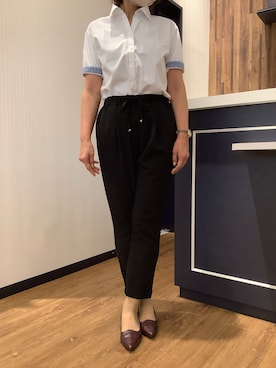 「TOKYO SHIRTS（トウキョウシャツ）の【透け防止】 形態安定ノーアイロン スキッパー 半袖ビジネスワイシャツ（ビジネスシャツ、ホワイト系）」を使った、BRICK HOUSE by Tokyo Shirts 浜松市野イオンモール店さん（レディース・155cm）の夏コーディネート