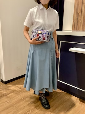 「TOKYO SHIRTS（トウキョウシャツ）の【吸水速乾】【COFREX】形態安定ノンアイロン ワイド 半袖ビジネスワイシャツ（ビジネスシャツ、ホワイト系）」を使った、BRICK HOUSE by Tokyo Shirts 浜松市野イオンモール店さん（レディース・155cm）の夏コーディネート