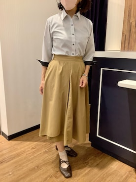 「TOKYO SHIRTS（トウキョウシャツ）の【超形態安定】 形態安定ノンアイロン レギュラー 7分袖ビジネスワイシャツ（ビジネスシャツ、グレー系）」を使った、BRICK HOUSE by Tokyo Shirts 浜松市野イオンモール店さん（レディース・155cm）の夏コーディネート