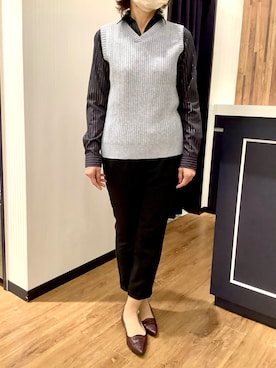「TOKYO SHIRTS（トウキョウシャツ）のニット アンチピリング Vネック ベスト レディース（ベスト、グレー系）」を使った、BRICK HOUSE by Tokyo Shirts 浜松市野イオンモール店さん（レディース・155cm）の秋コーディネート