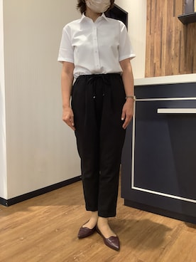 「TOKYO SHIRTS（トウキョウシャツ）の【吸水速乾】【COFREX】形態安定ノンアイロン ワイド 半袖ビジネスワイシャツ（ビジネスシャツ、ホワイト系）」を使った、BRICK HOUSE by Tokyo Shirts 浜松市野イオンモール店さん（レディース・155cm）の夏コーディネート