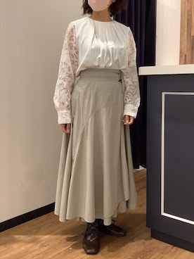 「BRICK HOUSE by TOKYO SHIRT（ブリックハウス）のアイテム（シャツ/ブラウス、ホワイト系）」を使った、BRICK HOUSE by Tokyo Shirts 浜松市野イオンモール店さん（レディース・155cm）の秋コーディネート