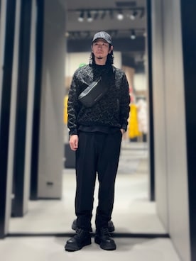 「ARMANI EXCHANGE（アルマーニエクスチェンジ）の【A|Xアルマーニ エクスチェンジ】ビッグラバーAXロゴ　パネルキャップ（キャップ）」を使った、YUUさん（メンズ・174cm）の冬コーディネート
