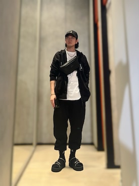 「ARMANI EXCHANGE（アルマーニエクスチェンジ）のアイテム（パーカー）」を使った、YUUさん（メンズ・174cm）の春コーディネート