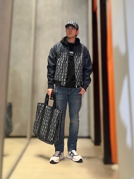 「ARMANI EXCHANGE（アルマーニエクスチェンジ）のアイテム（トートバッグ）」を使った、YUUさん（メンズ・174cm）の冬コーディネート