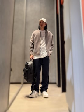 「ARMANI EXCHANGE（アルマーニエクスチェンジ）のアイテム（カーディガン/ボレロ）」を使った、YUUさん（メンズ・174cm）の秋コーディネート