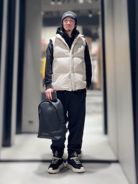 「アイテム（スウェットパンツ、ブラック系）」を使った、YUUさん（メンズ・174cm）の冬コーディネート