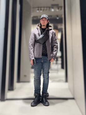 「ARMANI EXCHANGE（アルマーニエクスチェンジ）の【A|Xアルマーニ エクスチェンジ】ビッグラバーAXロゴ　パネルキャップ（キャップ）」を使った、YUUさん（メンズ・174cm）の冬コーディネート