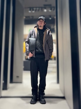 「ARMANI EXCHANGE（アルマーニエクスチェンジ）の【A|Xアルマーニ エクスチェンジ】ビッグラバーAXロゴ　パネルキャップ（キャップ）」を使った、YUUさん（メンズ・174cm）の冬コーディネート