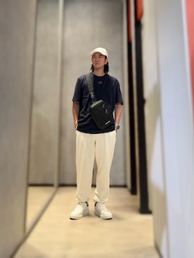 「ネイビー×ホワイト」｜「アイテム（スウェットパンツ）」を使った、YUUさん（メンズ・174cm）の秋コーディネート