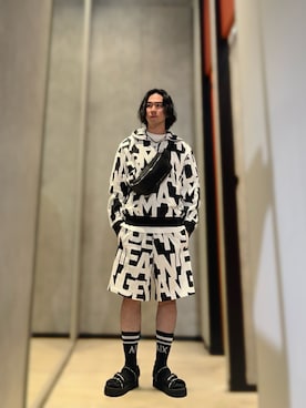 「ARMANI EXCHANGE（アルマーニエクスチェンジ）のアイテム（サンダル）」を使った、YUUさん（メンズ・174cm）の秋コーディネート