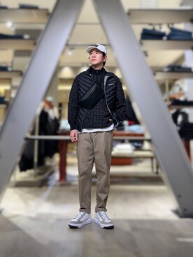 「ARMANI EXCHANGE（アルマーニエクスチェンジ）のアイテム（ダウンベスト）」を使った、YUUさん（メンズ・174cm）の冬コーディネート
