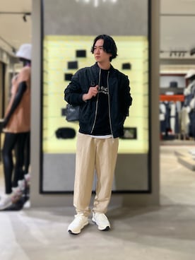 「ARMANI EXCHANGE（アルマーニエクスチェンジ）のアイテム（スラックス）」を使った、YUUさん（メンズ・174cm）の春コーディネート