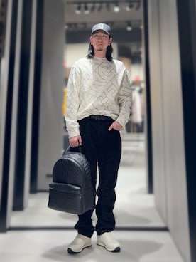 「ARMANI EXCHANGE（アルマーニエクスチェンジ）の【A|X アルマーニ エクスチェンジ】AXロゴ レースアップスニーカー（スニーカー、ホワイト系）」を使った、YUUさん（メンズ・174cm）の春コーディネート