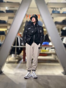 「ARMANI EXCHANGE（アルマーニエクスチェンジ）のアイテム（カーディガン/ボレロ）」を使った、YUUさん（メンズ・174cm）の冬コーディネート