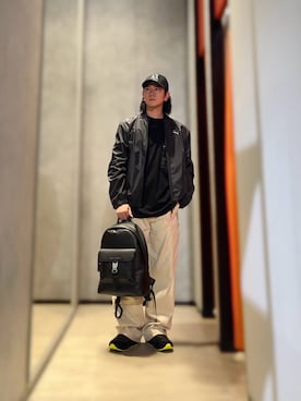 「ARMANI EXCHANGE（アルマーニエクスチェンジ）のアイテム（カーゴパンツ）」を使った、YUUさん（メンズ・174cm）の秋コーディネート