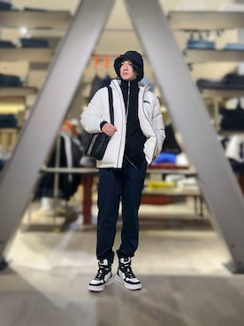 「ARMANI EXCHANGE（アルマーニエクスチェンジ）のアイテム（カーディガン/ボレロ）」を使った、YUUさん（メンズ・174cm）の冬コーディネート
