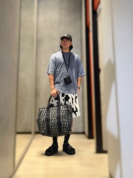 「ARMANI EXCHANGE（アルマーニエクスチェンジ）のアイテム（トートバッグ）」を使った、YUUさん（メンズ・174cm）の夏コーディネート