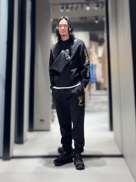 「ARMANI EXCHANGE（アルマーニエクスチェンジ）の【A|X アルマーニ エクスチェンジ】A|Xロゴ　ウエストポーチ/ボディバッグ（ボディバッグ/ウエストポーチ、ブラック系）」を使った、YUUさん（メンズ・174cm）の春コーディネート