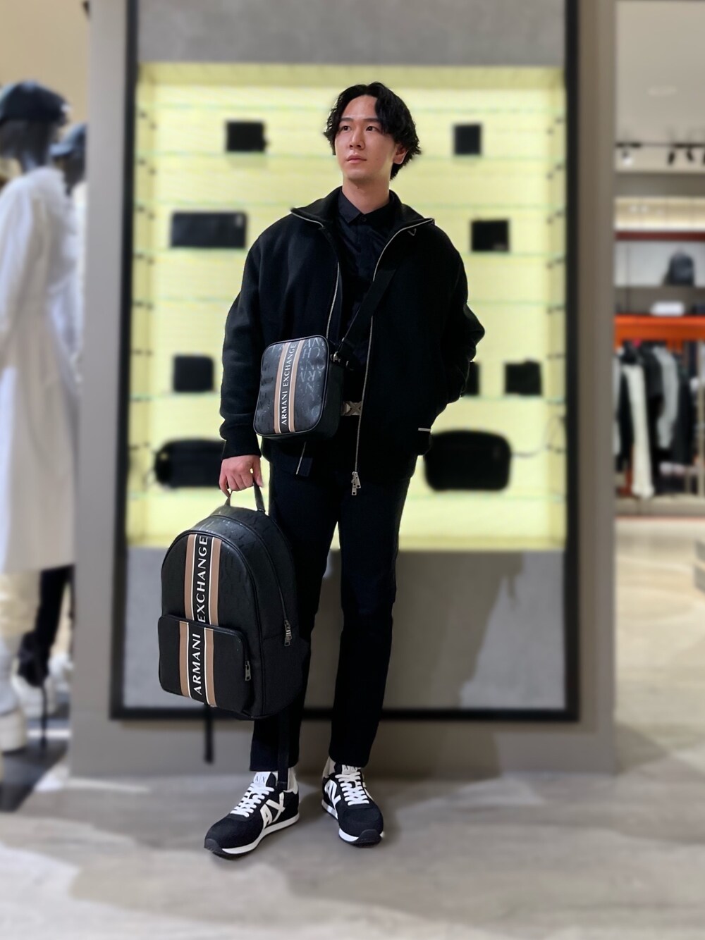 EMPORIO ARMANI ポンチョ カシミヤ混 ウール ショールカラー 黒 EMPORIO ARMANI 【並行輸入品】エンポリオ アルマーニ ストール