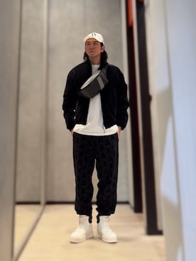 「アイテム（ボディバッグ/ウエストポーチ、グリーン系）」を使った、YUUさん（メンズ・174cm）の秋コーディネート