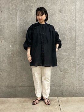 「fredy emue（フレディエミュ）の【fredyemueフレディエミュ】ドロストボリュームシャツブラウス（シャツ/ブラウス）」を使った、yoshimiさん（レディース・163cm）の春コーディネート