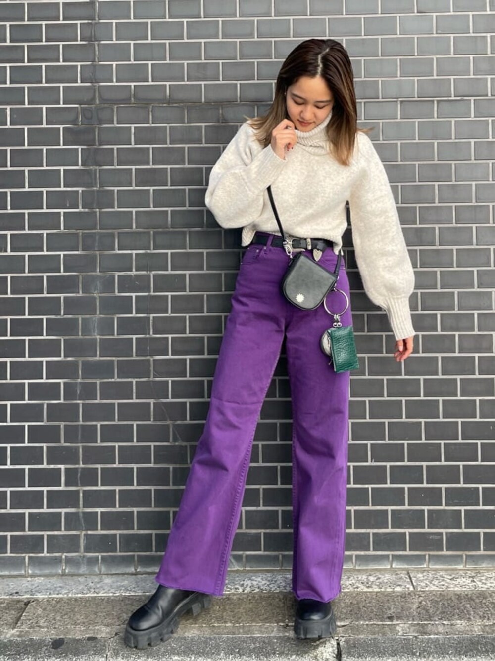デニムパンツ（パープル系）を使った「選抜」の人気ファッション