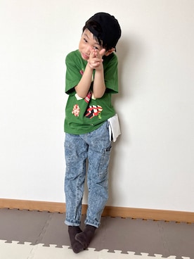 「UNIQLO（ユニクロ）のアイテム（Tシャツ/カットソー、グリーン系）」を使った、Genさん（キッズ・120cm）の春コーディネート