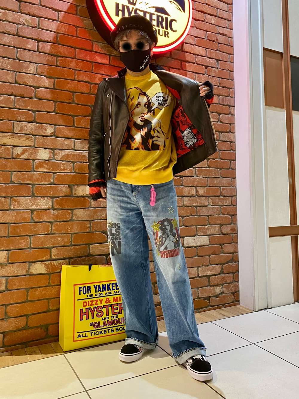 「ヒステリックグラマー、hysteric glamour、春アウター、春コーデ、レザージャケット、ルイスレザー、スーパーモンザ、メガネ男子、アメカジ、VANS、オールドスクール、ワイドデニム、ニット、アームウォーマー、ストリートMIX」｜「HYSTERIC GLAMOURのLe Beret Francais× HYSTERIC/LOGO刺繍ベレー（ハンチング/ベレー帽、ブラック系）」を使った、majxjamさん（メンズ・172cm）の春コーディネートの1枚目の写真