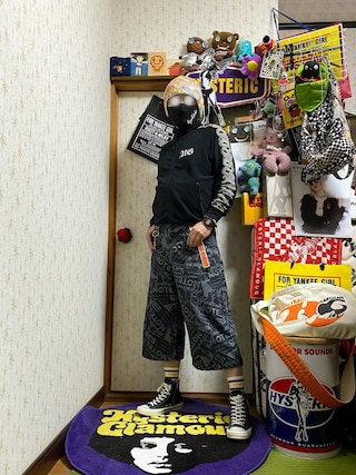 HYSTERIC GLAMOUR（ヒステリックグラマー）の「SNAKE LOOP