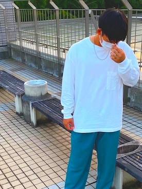 「GU（ジーユー）のアイテム（Tシャツ/カットソー、ブラック系）」を使った、pookoさん（メンズ・177cm）の秋コーディネート