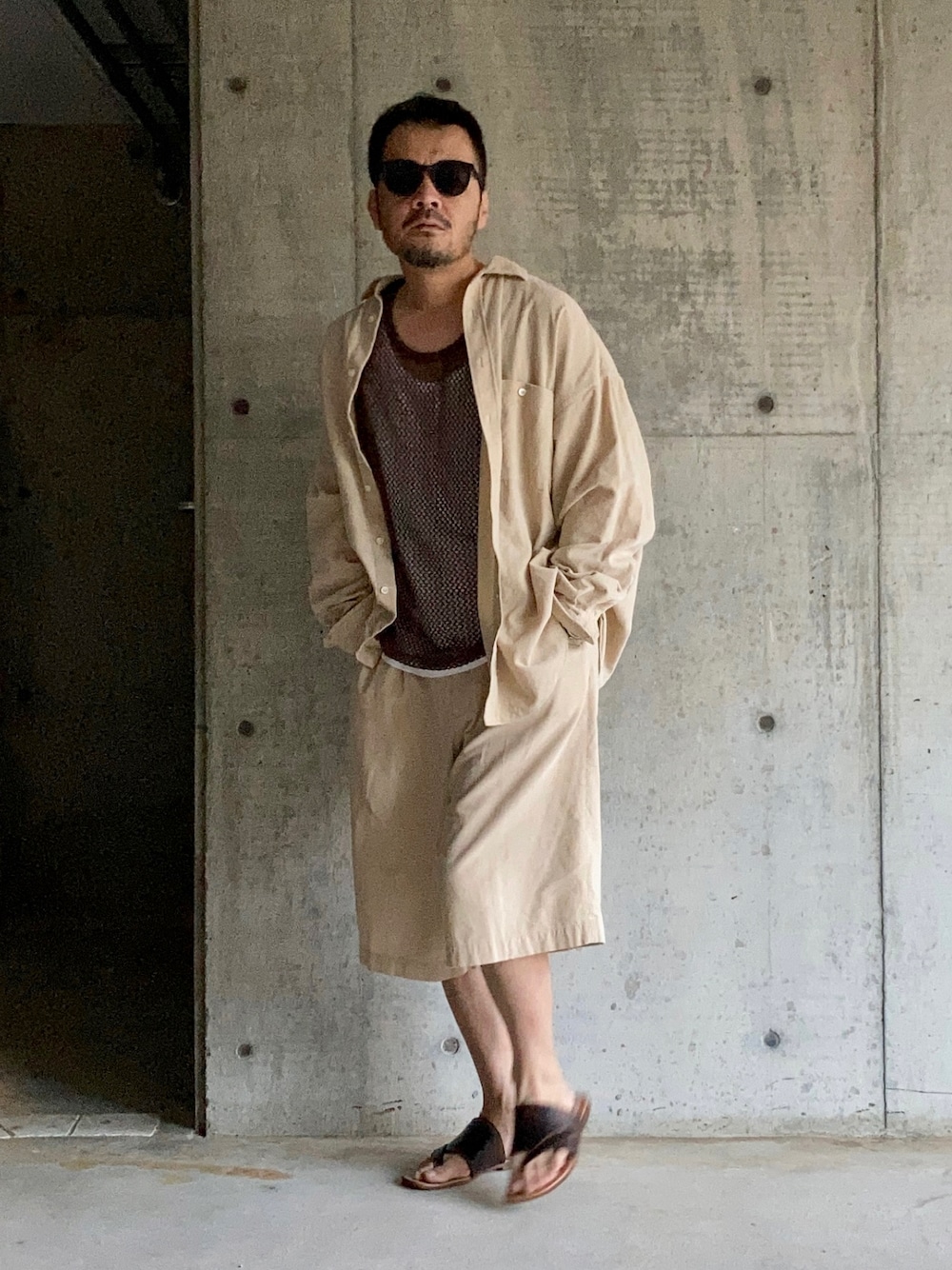 【デイリーコーデに】Maison Margiela ラバーサンダル 大人の格上げ黒サンダル】ディオール、メゾン マルジェラ