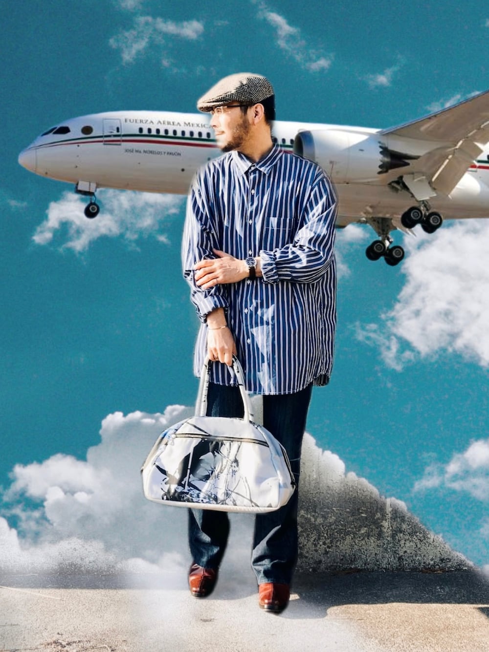 ブルー系のシャツ/ブラウス、ブルー系のデニムパンツ、レッド系のブーツを着用したメンズの春コーディネートの1枚目の写真