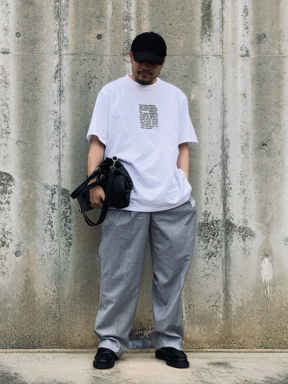 ZARAのアイテムを使った「オーバーサイズT」のメンズ人気