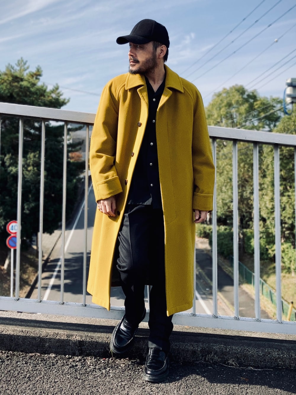 GIVENCHYのステンカラーコートを使ったメンズ人気ファッション