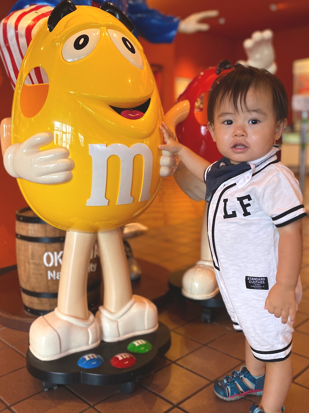 【送料無料】ポンポンサーカス2点セット ふりふりワンピース風スタイ&ベビーパンツ 送料無料】ポンポンサーカス2点セット ふりふりワンピース風