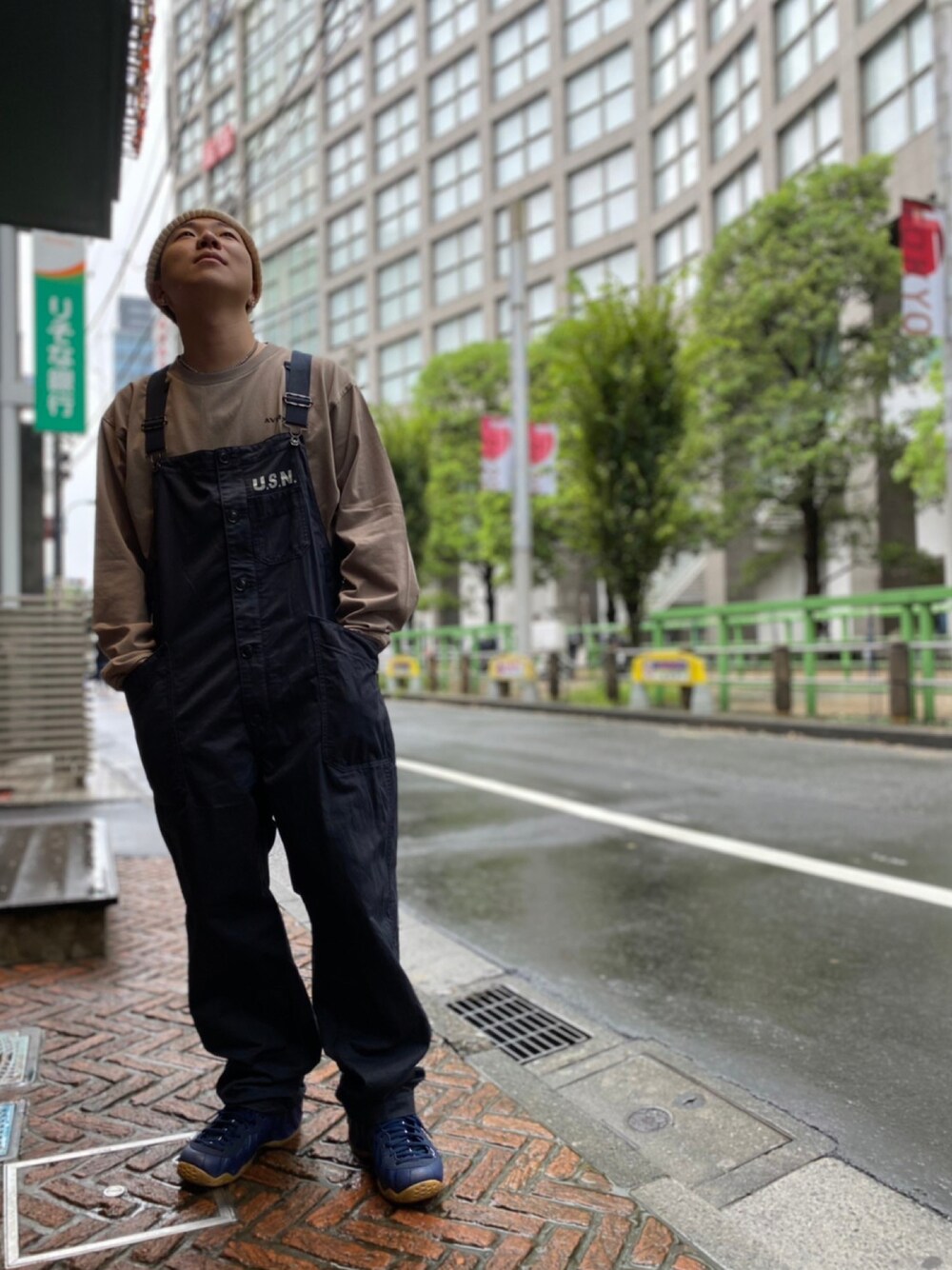 「カットソー、ミリタリー、オーバーオール、AVIREX、ロンT、秋コーデ、おしゃれさんと繋がりたい、AVIREXBelle、ファッションの力を信じよう、秋トレンド2021」｜「AVIREXのN-1 オーバーオール / N-1 OVER ALL / アヴィレックス / AVIREX（サロペット/オーバーオール、ブルー系）」を使った、YUKIさん（メンズ・171cm）の秋コーディネートの1枚目の写真