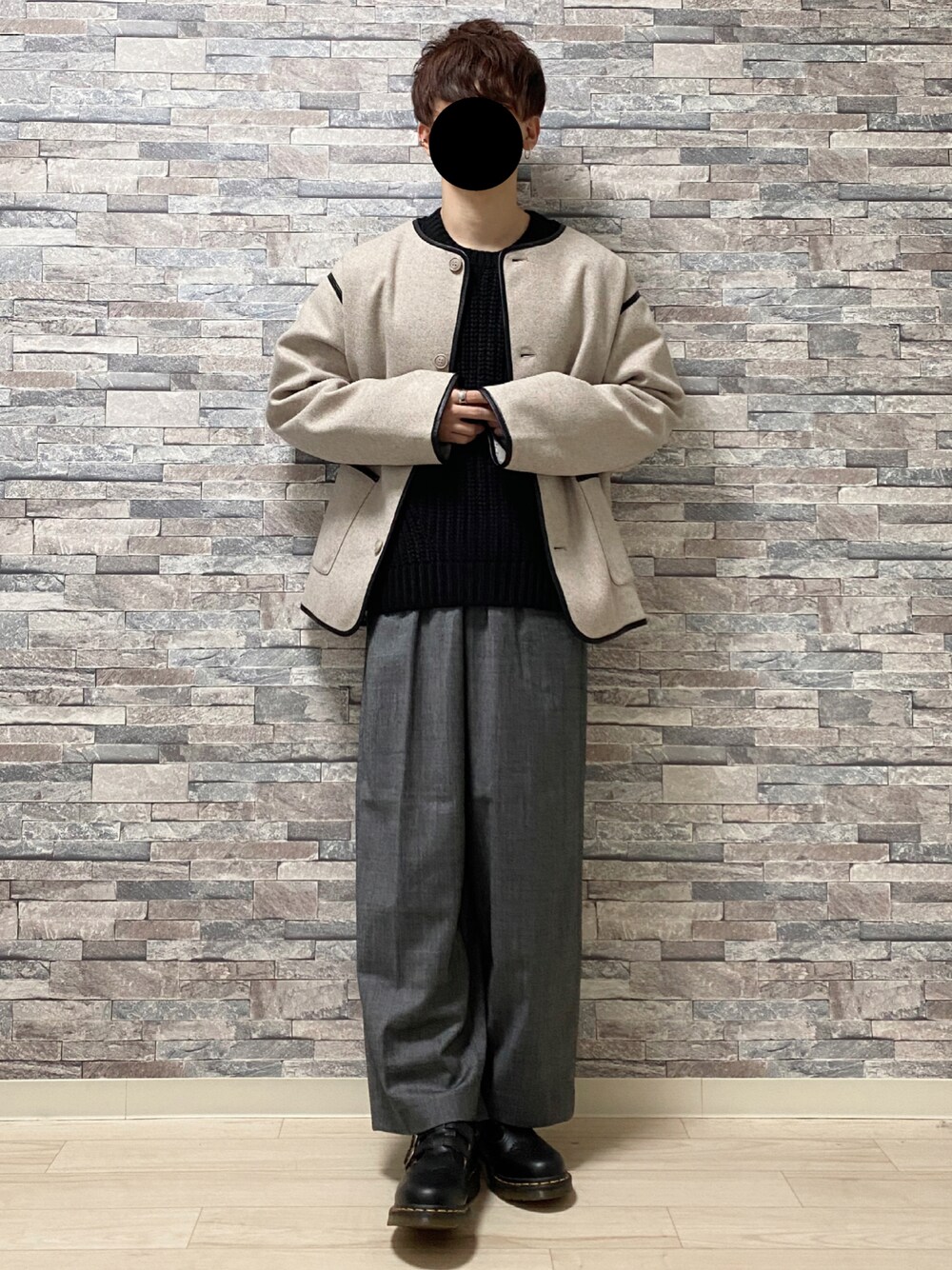 「パイピング、ニット、黒ニット、バギーパンツ、革靴、キレイめ、可愛い、クリスマスに着たい服、epnok、HARE、LIDNM、Dr.Martens、いいね、save、フォローお願いします🤑、おしゃれさんと繋がりたい、冬コーデ」｜「LIDNMのWOOL BAGGY TROUSERS（スラックス、グレー系）」を使った、Takiさん（メンズ・169cm）の冬コーディネートの1枚目の写真