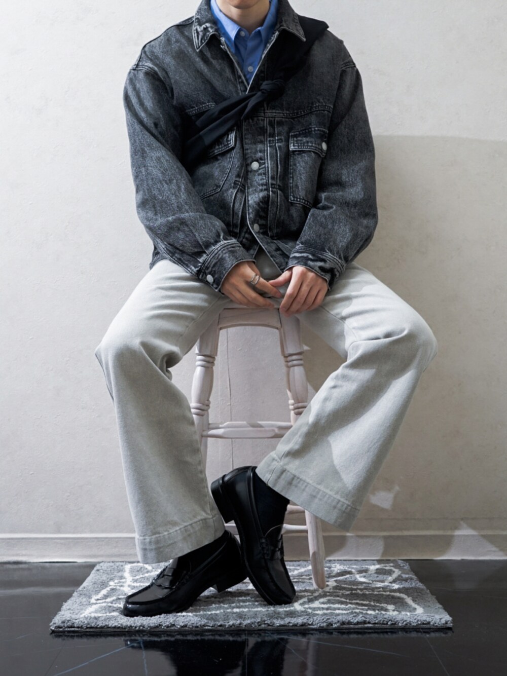 soerte（ソエルテ）の「Wide straight ：Flare black fade denim
