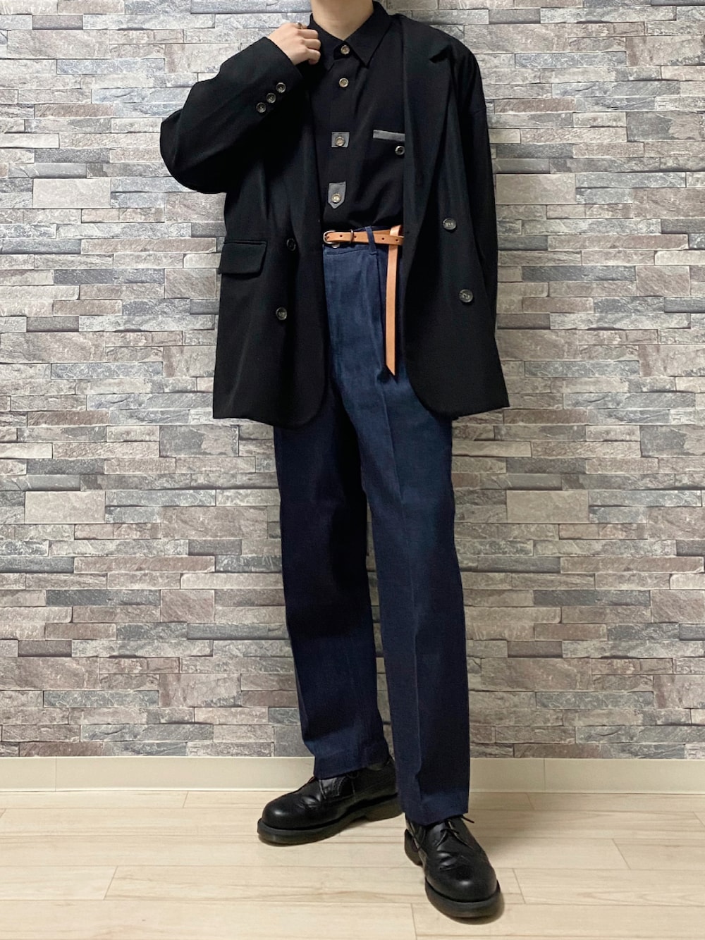 「私の推しブランド、お洒落さんとつながりたい、いいね、save、フォローお願いします🤑、シンプルコーデ、デニムパンツ、春コーデ、タックイン、ダブルジャケット、シャツスタイル、epnok、CASPER JOHN、Hender Scheme、Steven Alan、Dr.Martens、大人コーデ」｜「Steven Alanの＜Steven Alan＞ 12oz DENIM SUPER BAGGY TAPERED PANTS/デニムパンツ（デニムパンツ、ブルー系）」を使った、Takiさん（メンズ・169cm）の冬コーディネートの1枚目の写真
