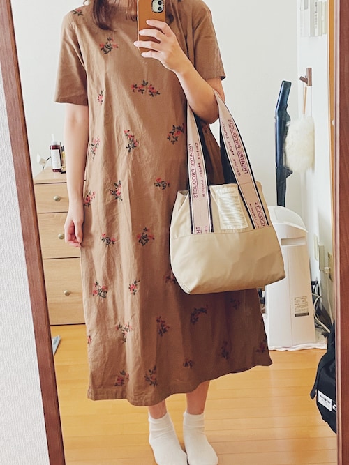 サニークラウズ　野いちご摘みワンピース　完売品 新品✨ サニークラウズ 野いちご摘み刺繍ワンピース M - メルカリ