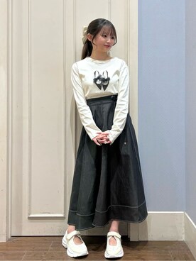 「couture brooch（クチュールブローチ）の【綿100％・洗える】パリジェンヌ プリントTシャツ（Tシャツ/カットソー、ホワイト系）」を使った、えぬさん（レディース・150cm）の春コーディネート