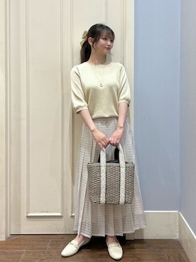 「grove（グローブ）の【貴島明日香さん着用・シリーズ累計34万枚】やわらかドライタッチ 五分袖クルーネックニット（ニット/セーター、ゴールド系）」を使った、えぬさん（レディース・150cm）の春コーディネート