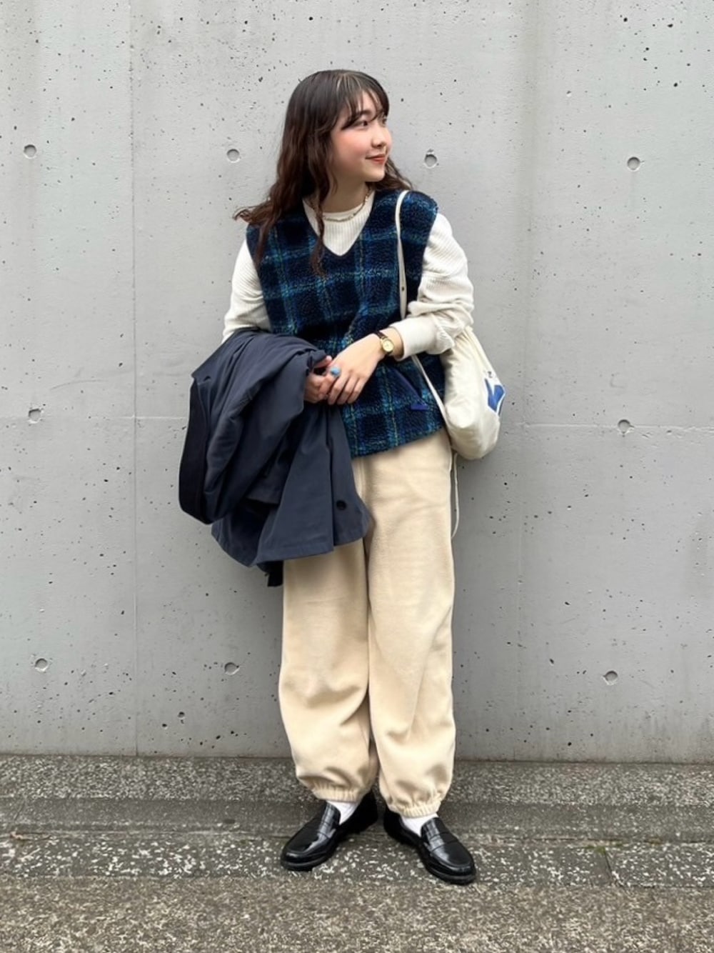 me youさんの「BEAMS BOY / ボーイ ジャカード ボア プルオーバー ベスト（BEAMS BOY）」を使ったコーディネートの1枚目の写真