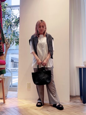 「レザー」｜「アイテム（カーディガン/ボレロ）」を使った、micoさん（レディース・155cm）の春コーディネート