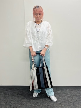 「アイテム（かごバッグ、グレー系）」を使った、micoさん（レディース・155cm）の春コーディネート