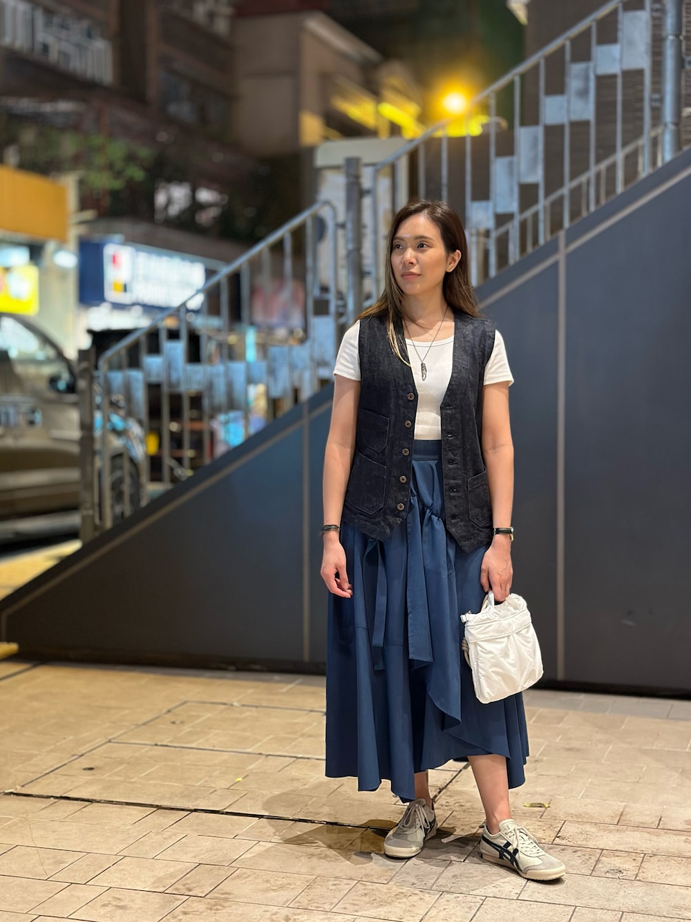 「Friday、denim、blue、Hong Kong、ootd」｜「Kaptain Sunshineのアイテム（バッグ、ホワイト系）」を使った、tiffyimさん（レディース・160cm）の春コーディネートの1枚目の写真