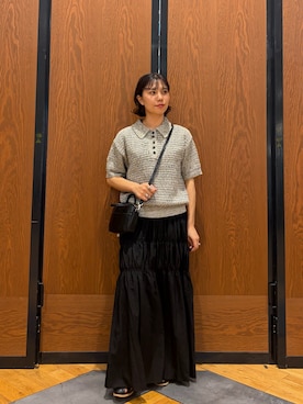 「URBAN RESEARCH DOORS（アーバンリサーチドアーズ）のメランジ衿付きニット（ニット/セーター、ブラック系）」を使った、YURIEさん（レディース・155cm）の春コーディネート