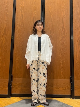 「URBAN RESEARCH DOORS（アーバンリサーチドアーズ）の針抜きテレコスクエアタンクトップ（タンクトップ、ブラック系）」を使った、YURIEさん（レディース・155cm）の春コーディネート